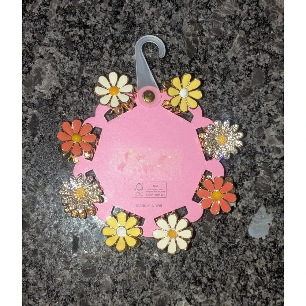Daisy Themed Mini Hair Claw Clips, Set of 8, New in Package